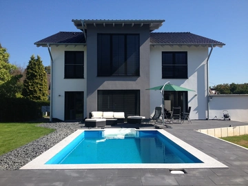 Haus Neubau danach direkt ein Pool und passender Terrasse selber gebaut mit ROOS