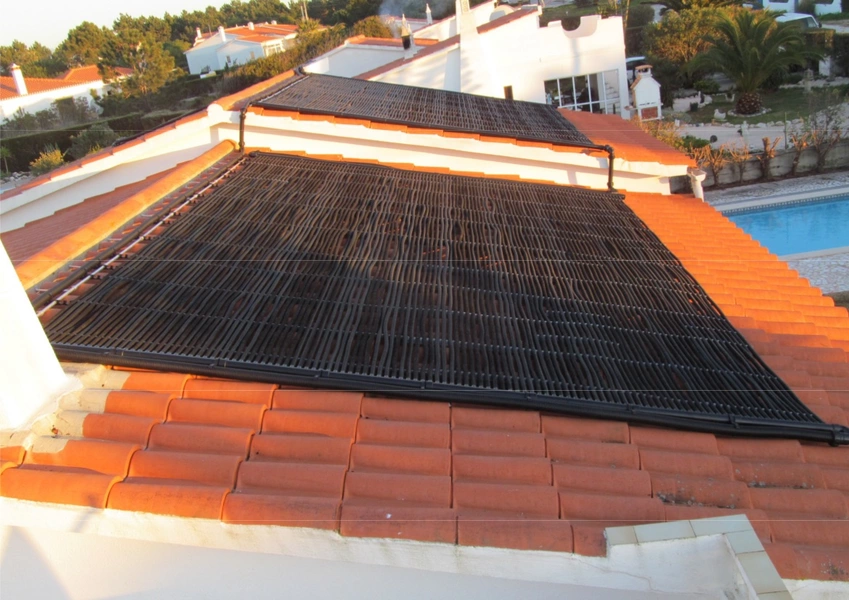 solar-rapid Poolheizung auf Dach in Portugal